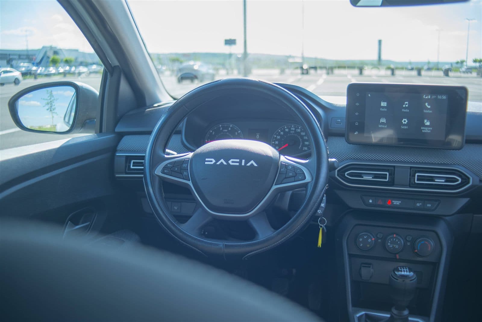 Dacia Logan III interior Apple CarPlay inchiriere auto Iasi