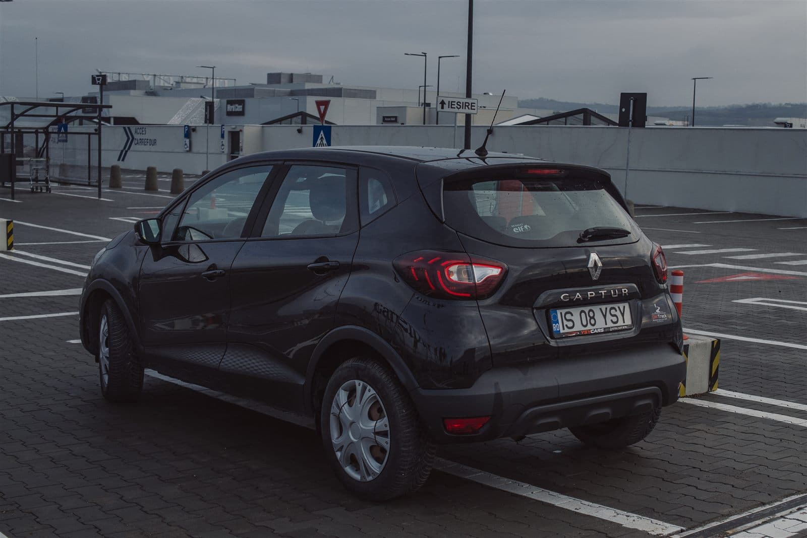 Renault Captur spate crossover inchiriere auto Iasi